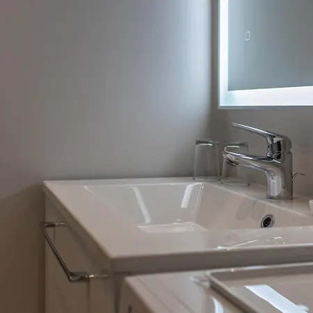 Blazac Furnished Flat * Экс-ле-Бен