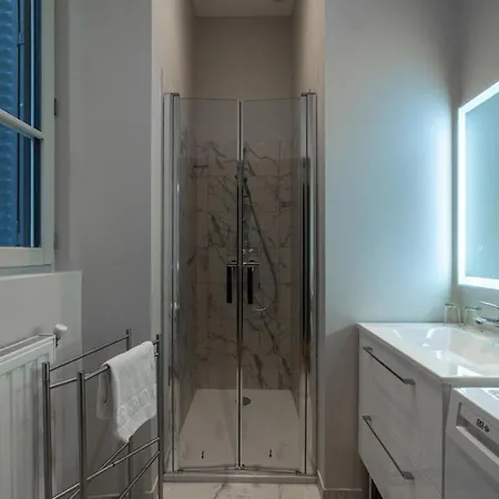 Апартаменты Blazac Furnished Flat Экс-ле-Бен